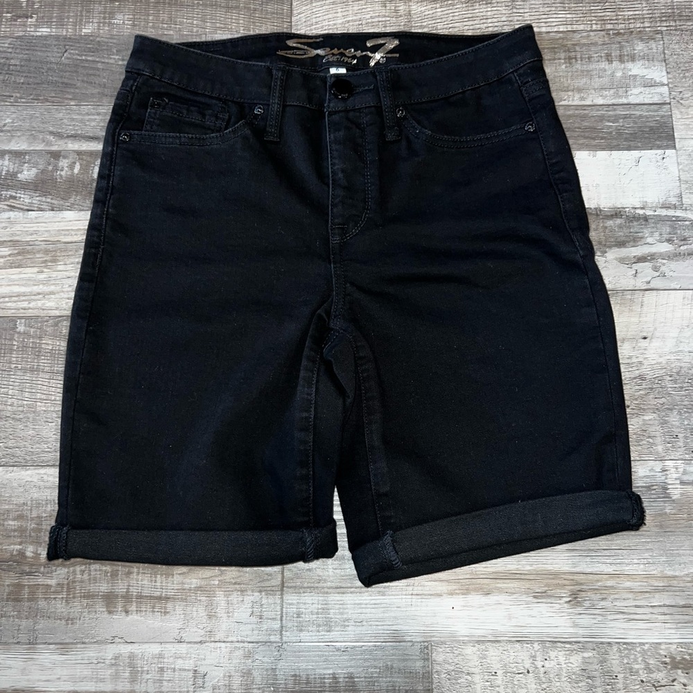 Seven7 black denim Bermuda short